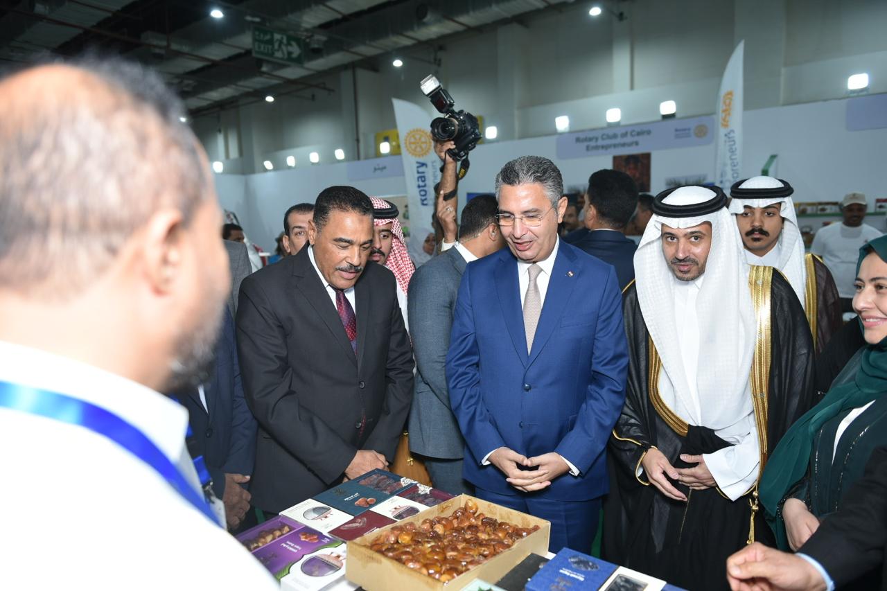 افتتاح النسخة الثانية من الملتقى والمعرض الدولي للتمور