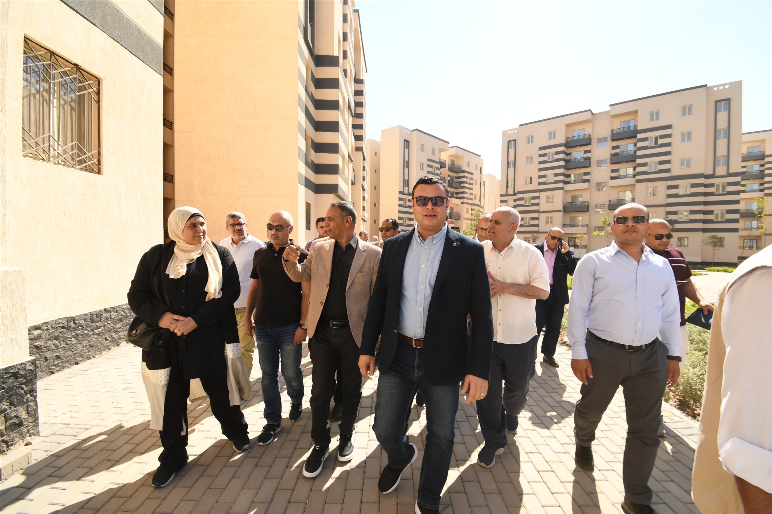 وزير الإسكان يتفقد وحدات المبادرة الرئاسية سكن لكل المصريين بمدينة العاشر من رمضان
