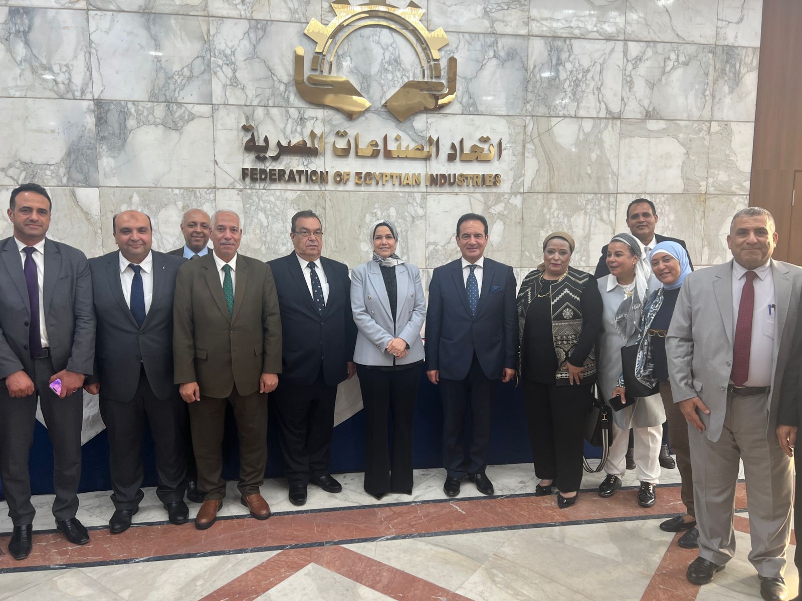 رئيس مصلحة الضرائب تلتقي ممثلي اتحاد الصناعات المصرية