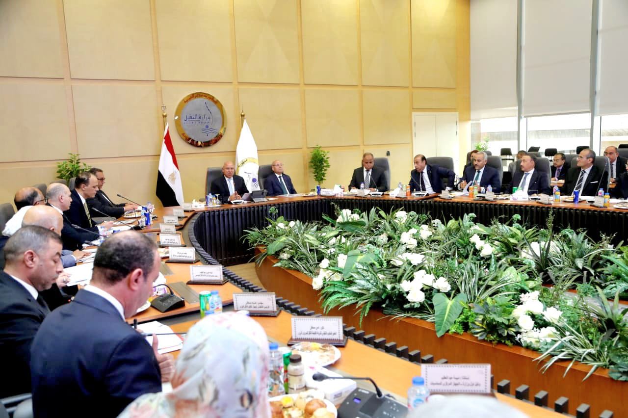 الوزير يترأس اجتماع شركة الاتحاد العربي للنقل البري والسياحة