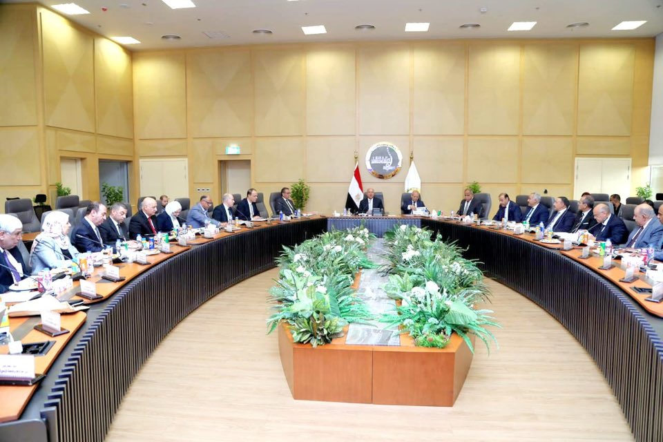 الوزير يترأس اجتماع شركة الاتحاد العربي للنقل البري والسياحة