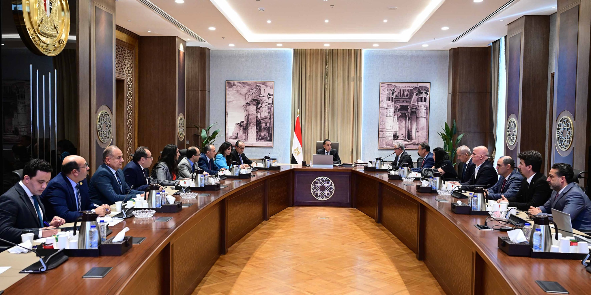 رئيس الوزراء يلتقى رئيس مجلس إدارة مجموعة أروجلو القابضة