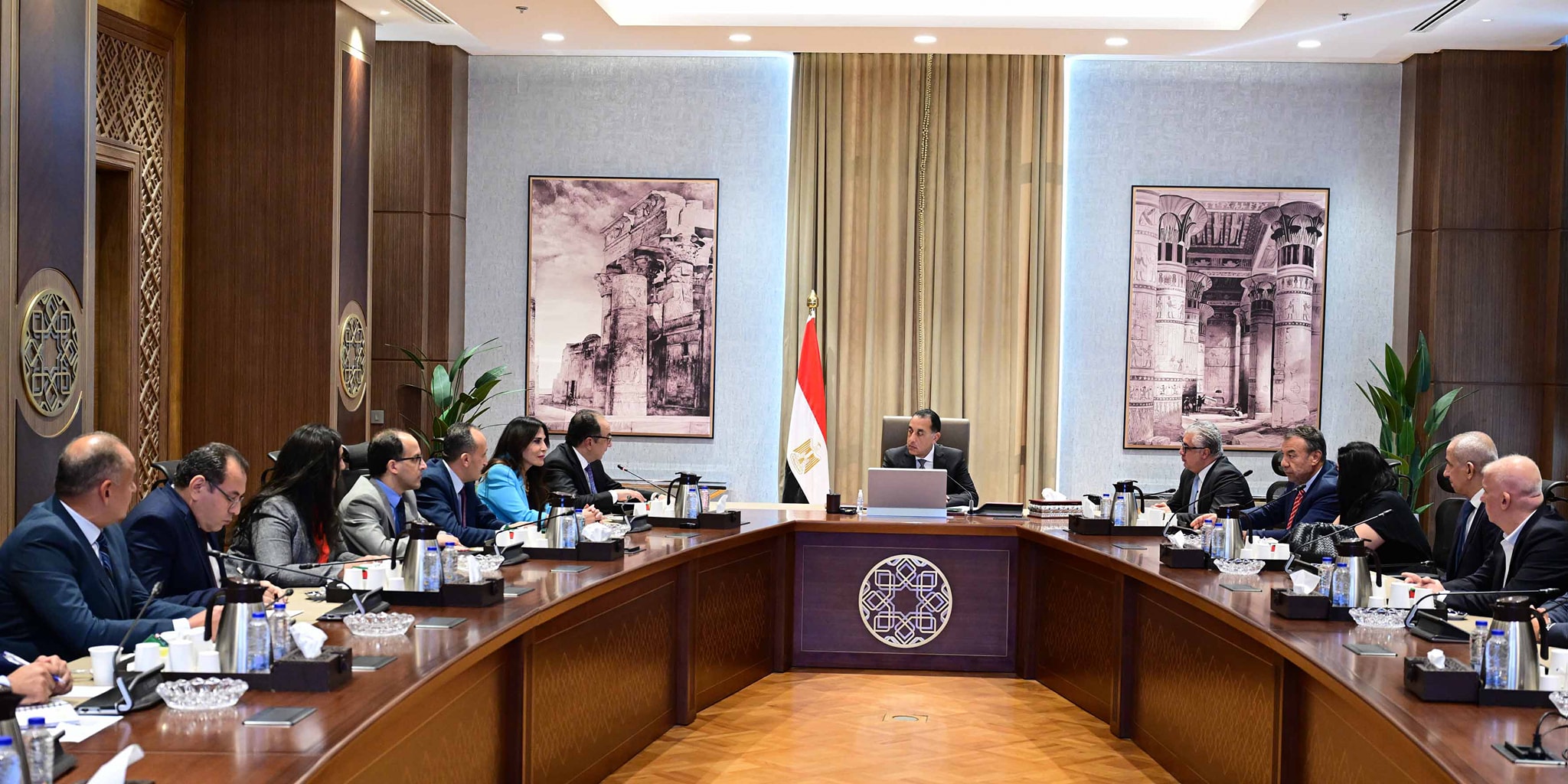 رئيس الوزراء يلتقى رئيس مجلس إدارة مجموعة أروجلو القابضة