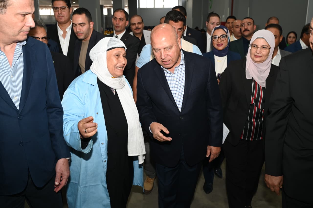 الوزير يفتتح مصنع أجرو جرين لتصدير الحاصلات الزراعية