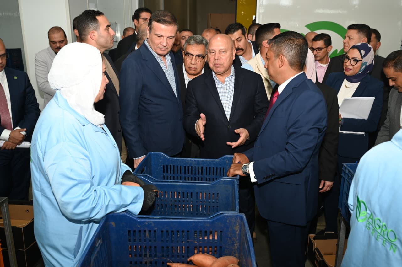 الوزير يفتتح مصنع أجرو جرين لتصدير الحاصلات الزراعية