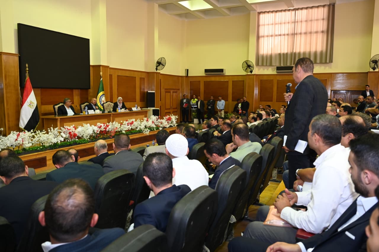 الوزير في لقاء مع مستثمري محافظة الدقهلية