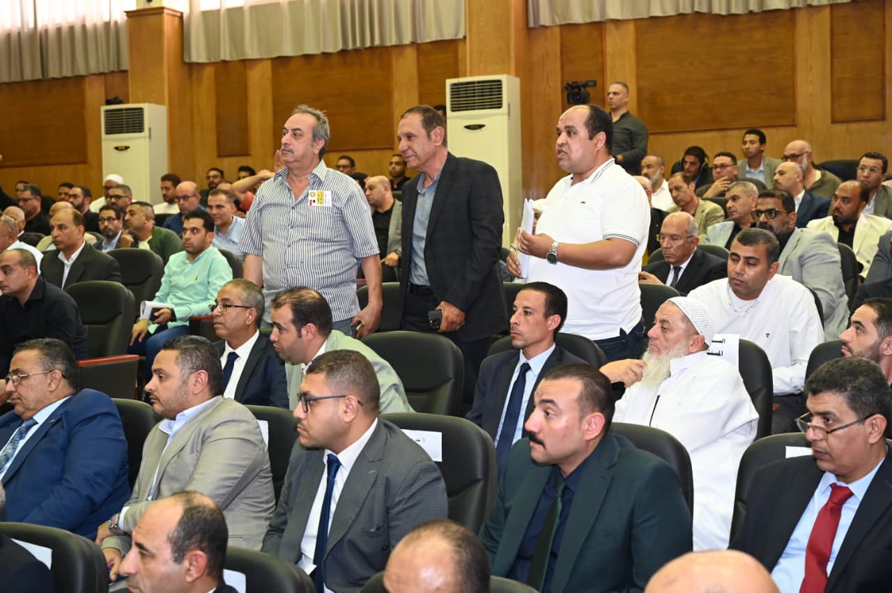 الوزير في لقاء مع مستثمري محافظة الدقهلية