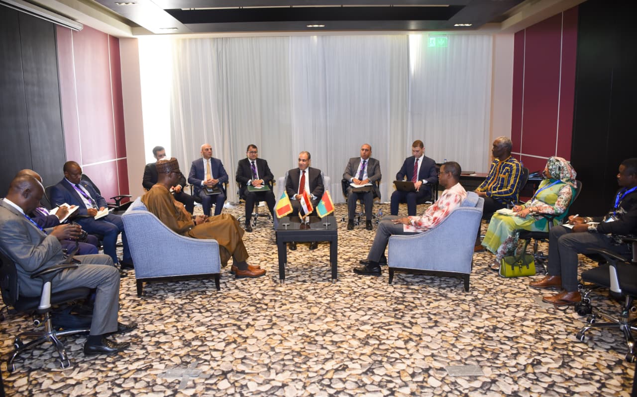 وزير الخارجية يعقد لقاءً ثلاثيًا مع نظيريه المالي والبوركيني