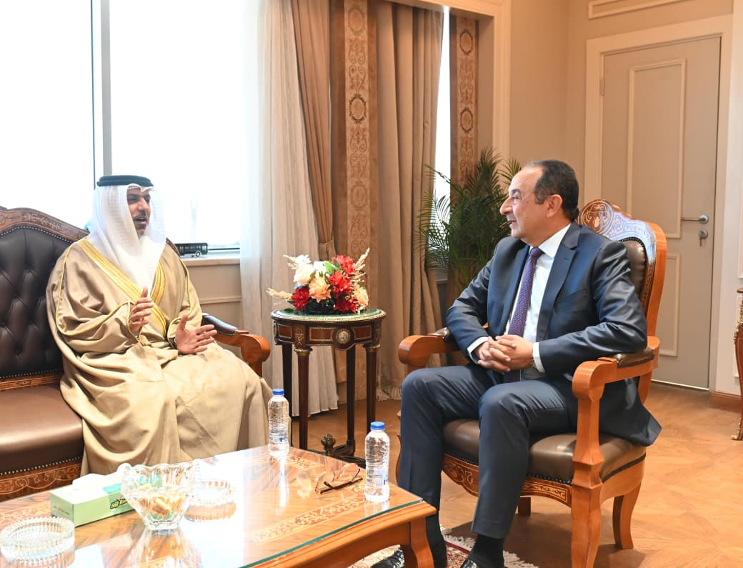 وزير قطاع الأعمال العام يستقبل سفير الإمارات الجديد