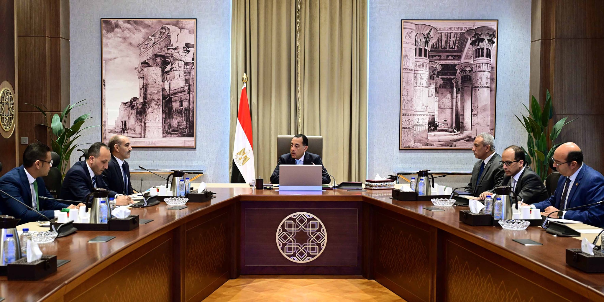 مدبولي يجتمع مع الرئيس التنفيذي لوكالة الفضاء المصرية