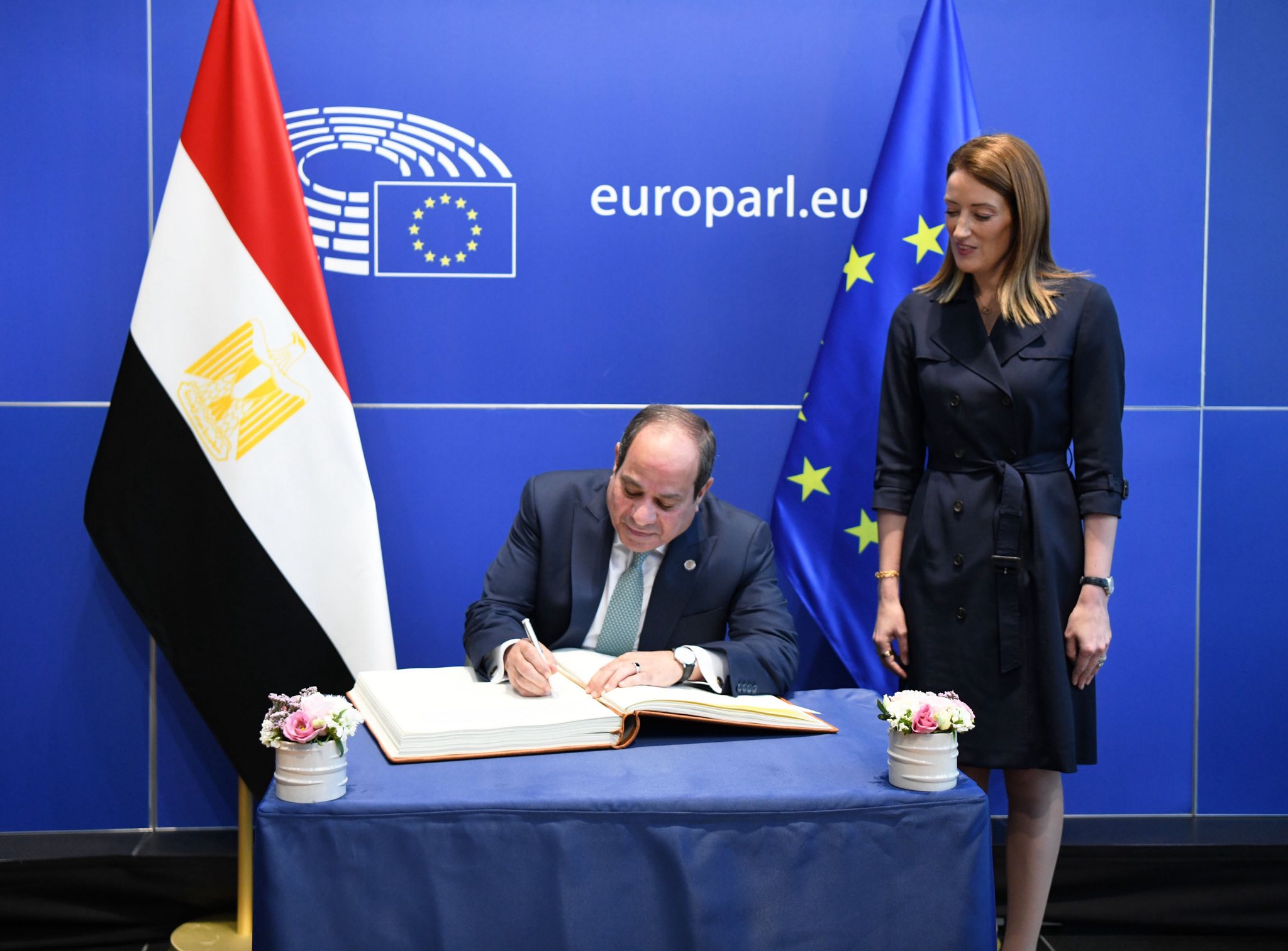 الرئيس السيسي يلتقي رئيسة البرلمان الأوروبي