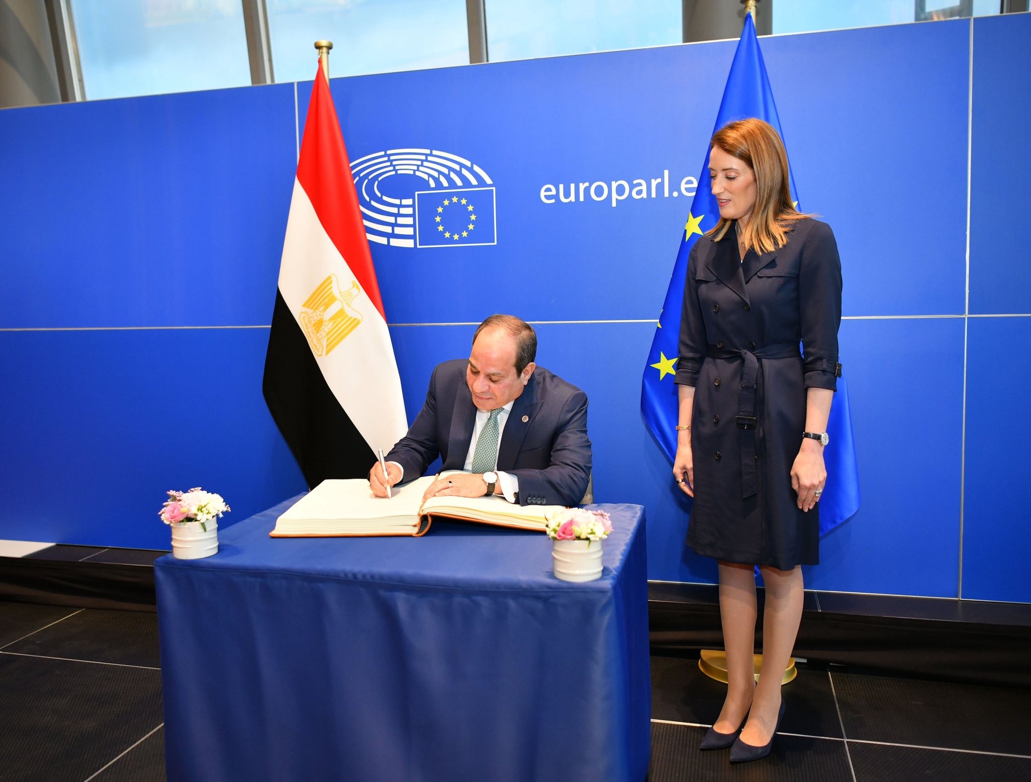 الرئيس السيسي يلتقي رئيسة البرلمان الأوروبي