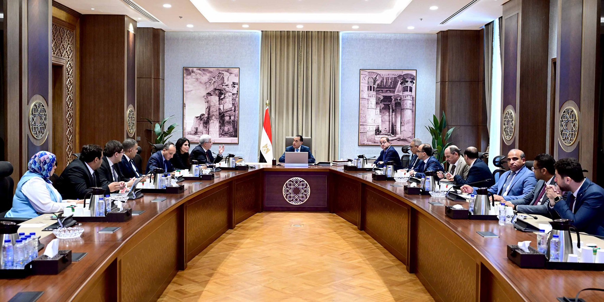 رئيس الوزراء يجتمع مع وزيري التعليم العالي والمالية