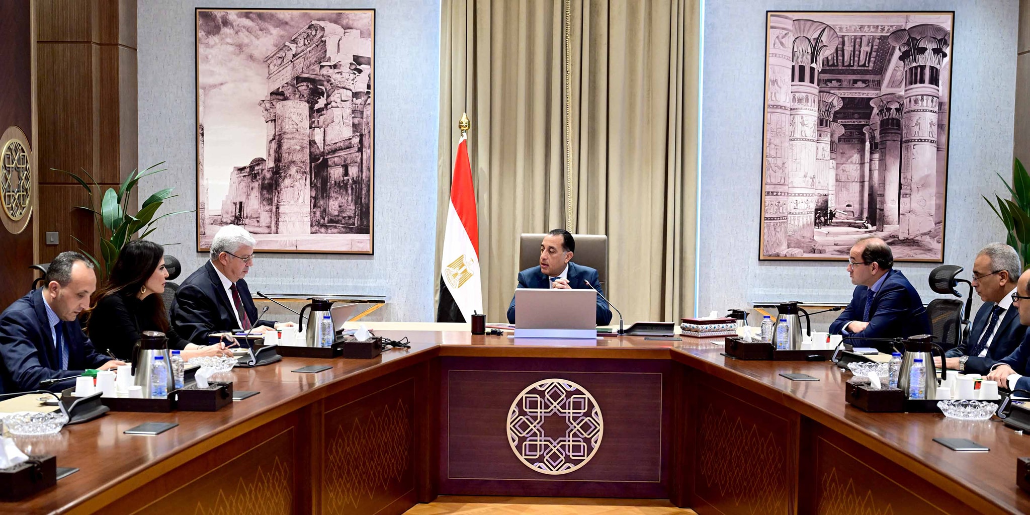 رئيس الوزراء يجتمع مع وزيري التعليم العالي والمالية