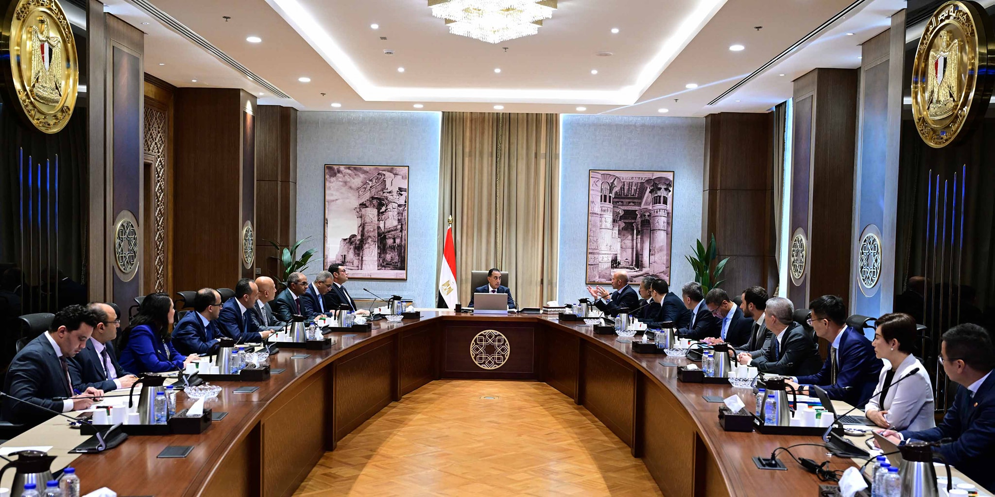 رئيس الوزراء يلتقي نائب رئيس مجموعة سيتك الصينية