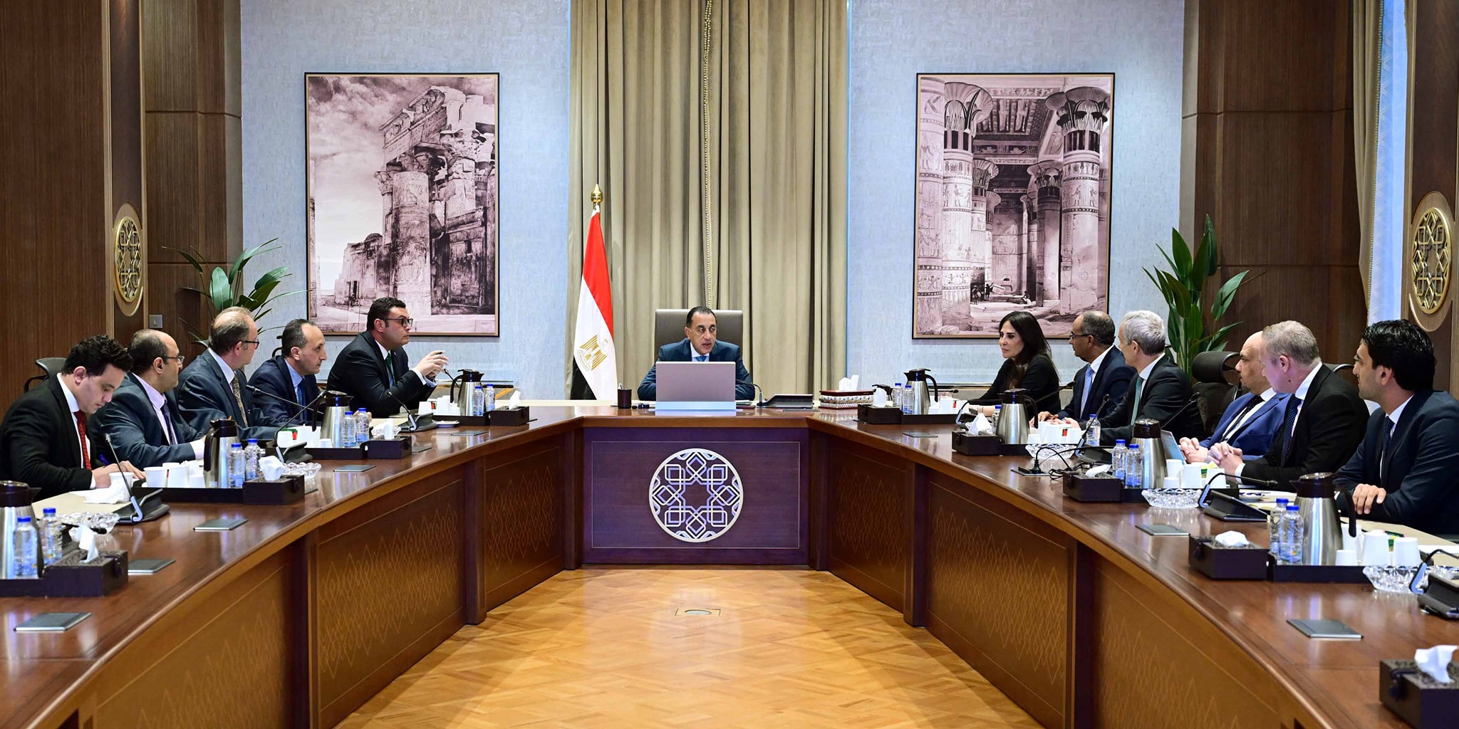 رئيس الوزراء يلتقي الرئيس التنفيذي لشركة أكوا باور