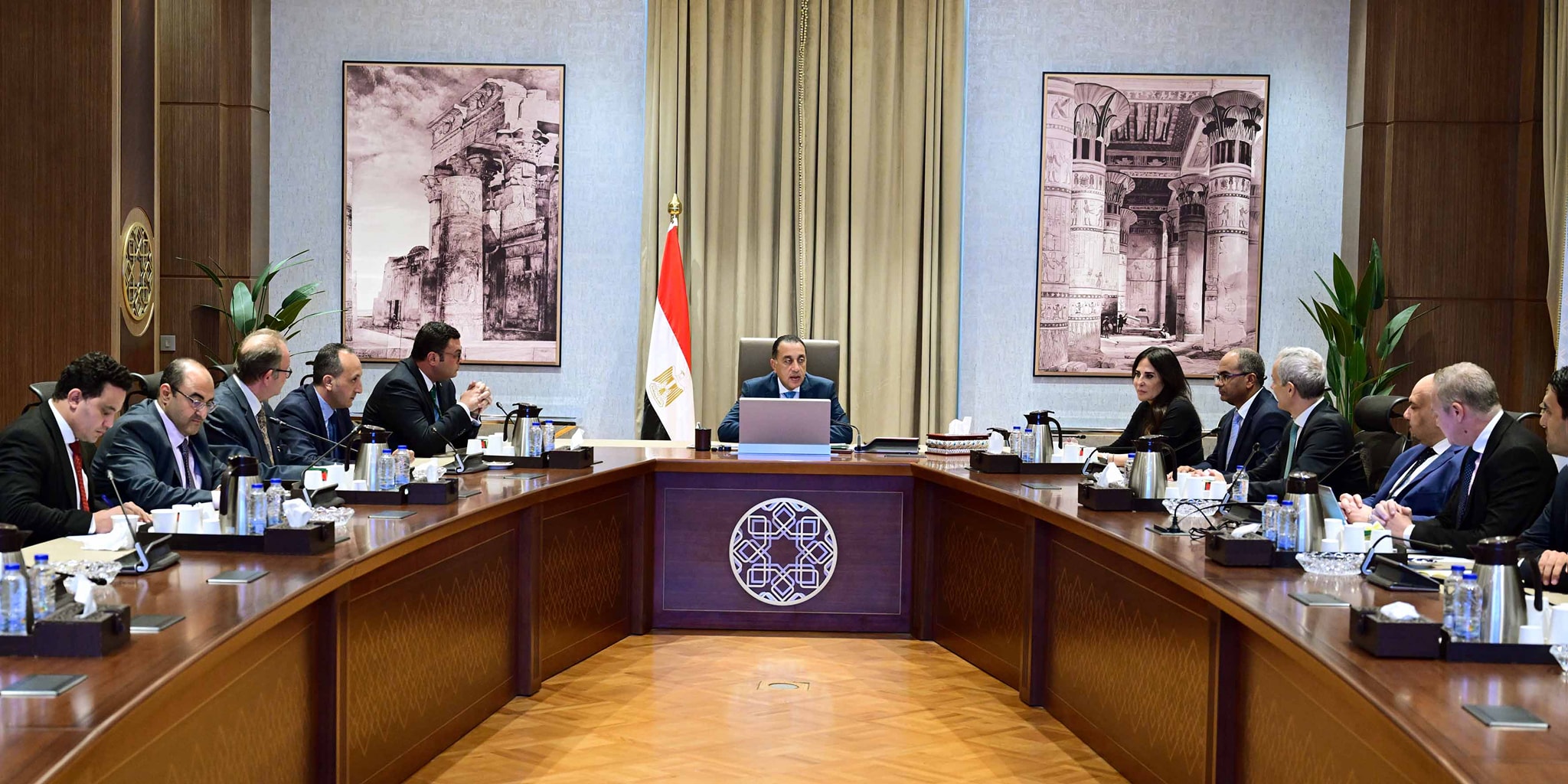 رئيس الوزراء يلتقي الرئيس التنفيذي لشركة أكوا باور