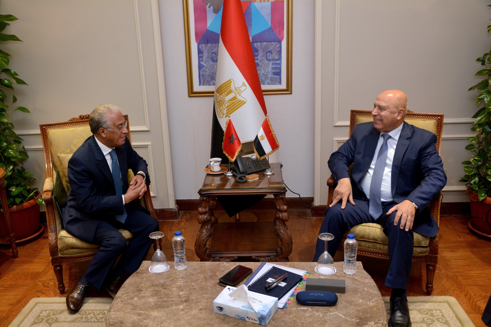 وزير الصناعة والنقل يلتقي سفير المغرب