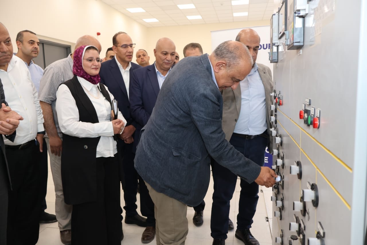 وزير الكهرباء يتفقد محطة محولات عيون موسى