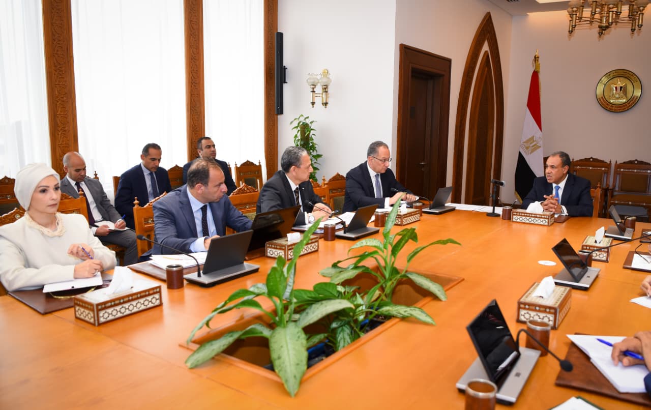 وزير الخارجية يتابع استعدادات الوزارة لافتتاح المتحف المصرى