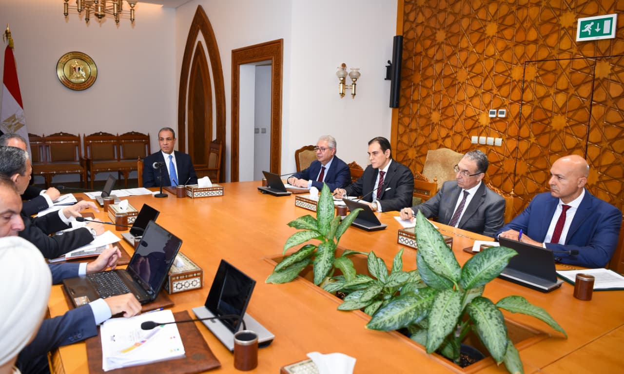وزير الخارجية يتابع استعدادات الوزارة لافتتاح المتحف المصرى