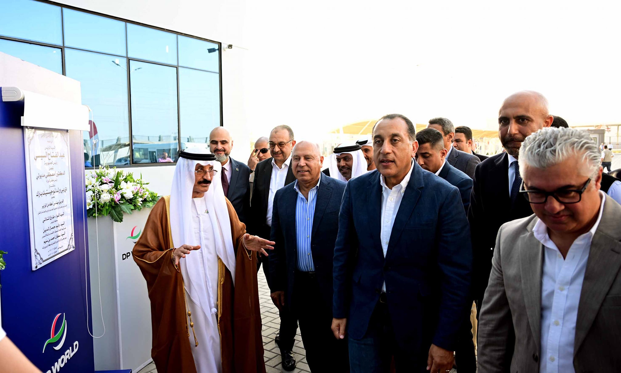 رئيس الوزراء يفتتح مستودع موانئ دبي العالمية
