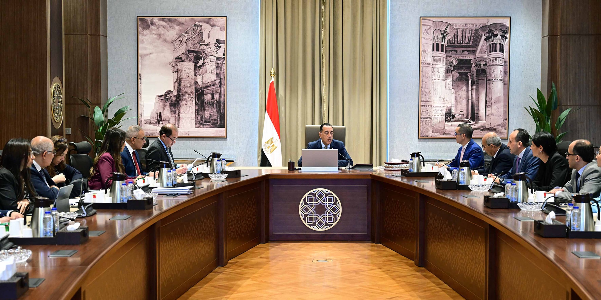 مدبولي في اجتماع مع عدد من مسئولي وزارتي المالية والاستثمار