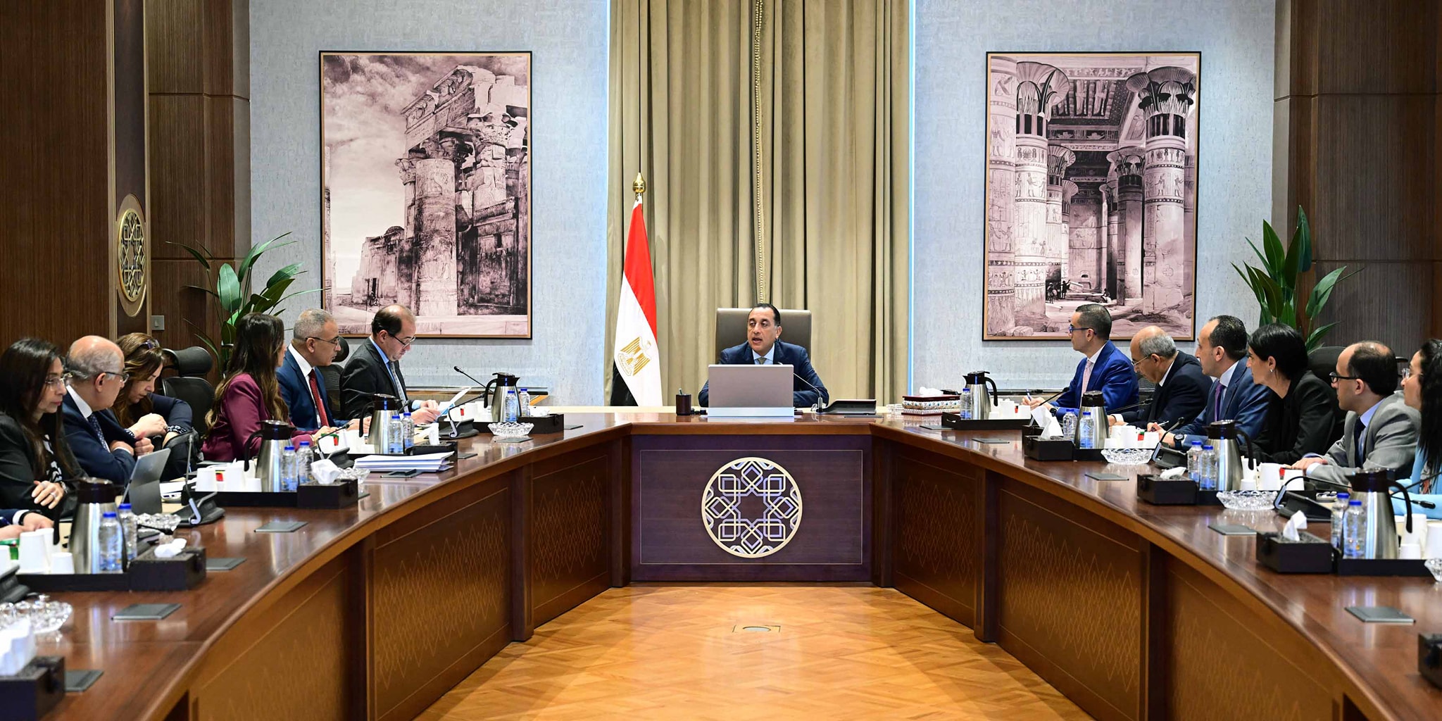 مدبولي في اجتماع مع عدد من مسئولي وزارتي المالية والاستثمار