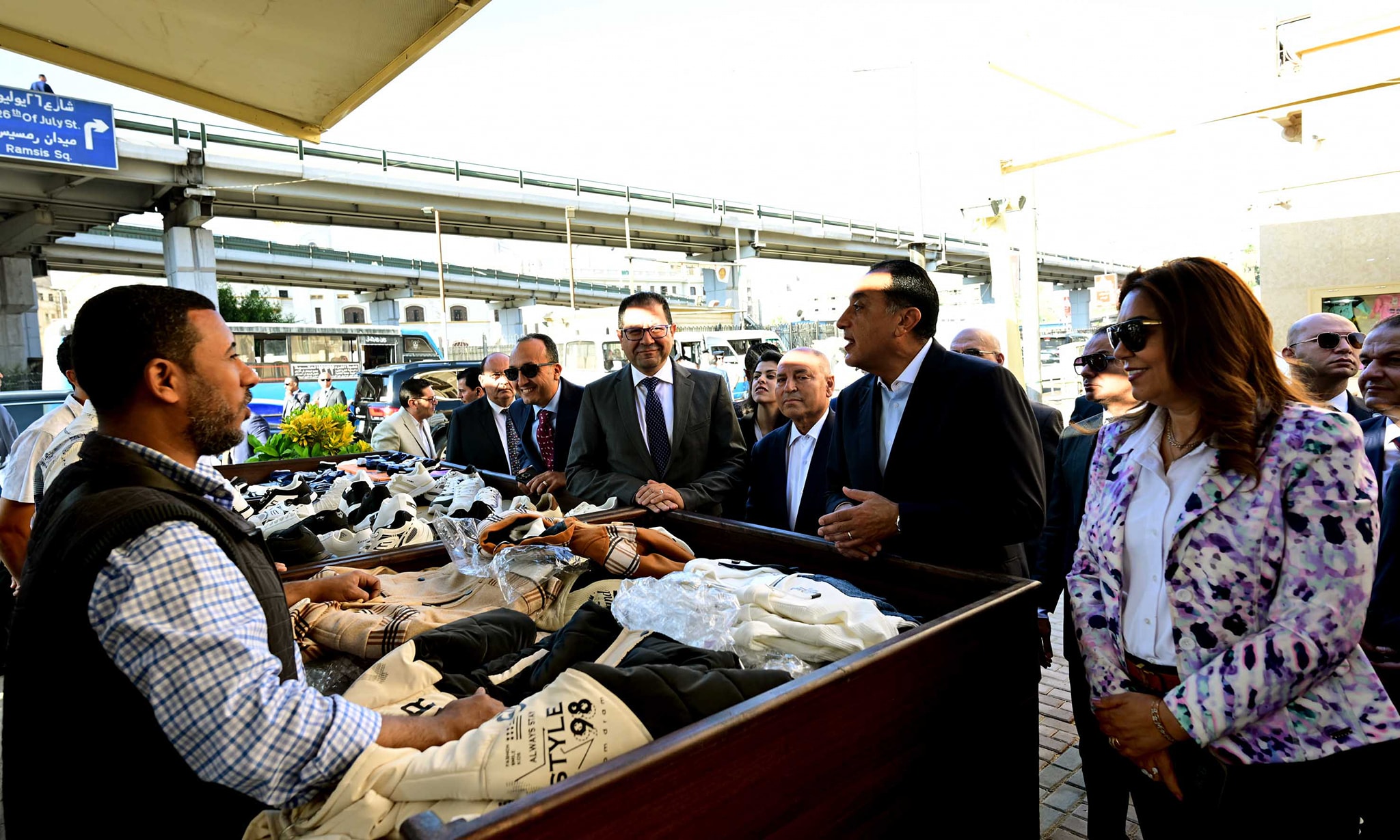 رئيس الوزراء يفتتح مشروع تطوير سوق العتبة بعد اكتمال الأعمال وإعادة تأهيلها