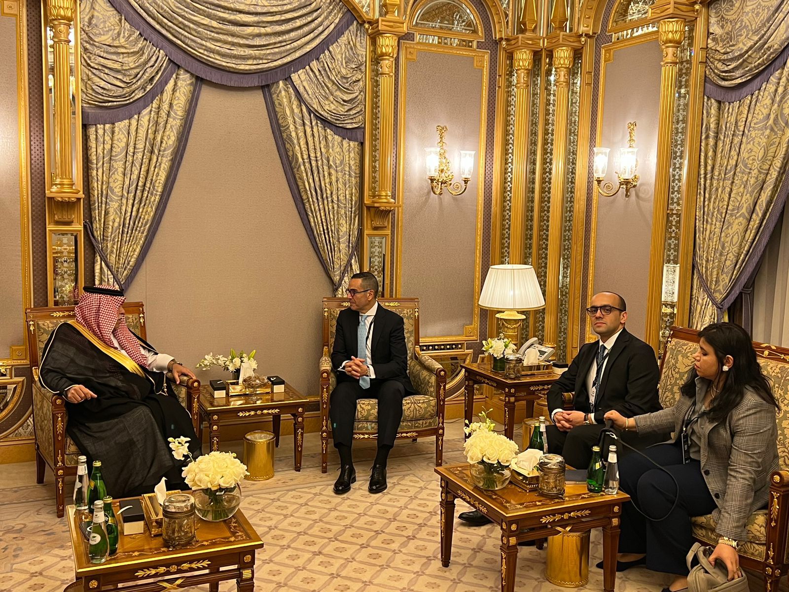 وزير الاستثمار يلتقي مع وزير التجارة السعودي