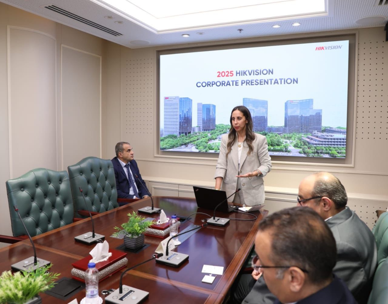 وزير الصحة يجتمع مع ممثلي شركة هيك فيچن