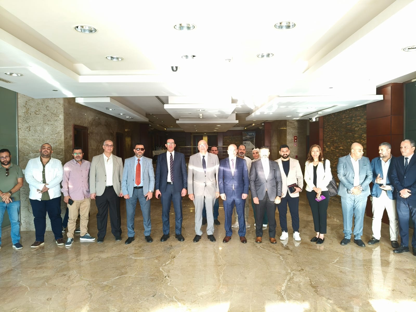 رحمي يجتمع مع اصحاب المشروعات الانتاجية المتوسطة والصغيرة