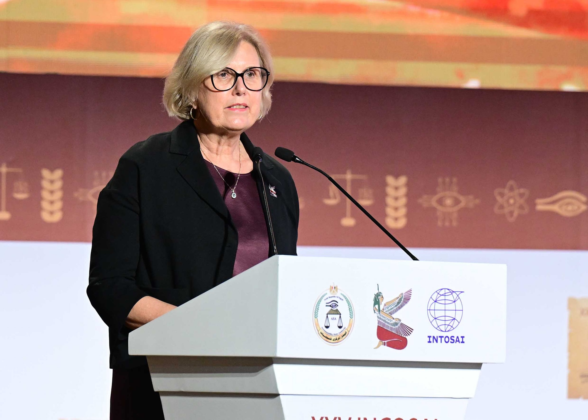 الدكتورة مارجريت كراكر الأمين العام لمنظمة الانتوساي