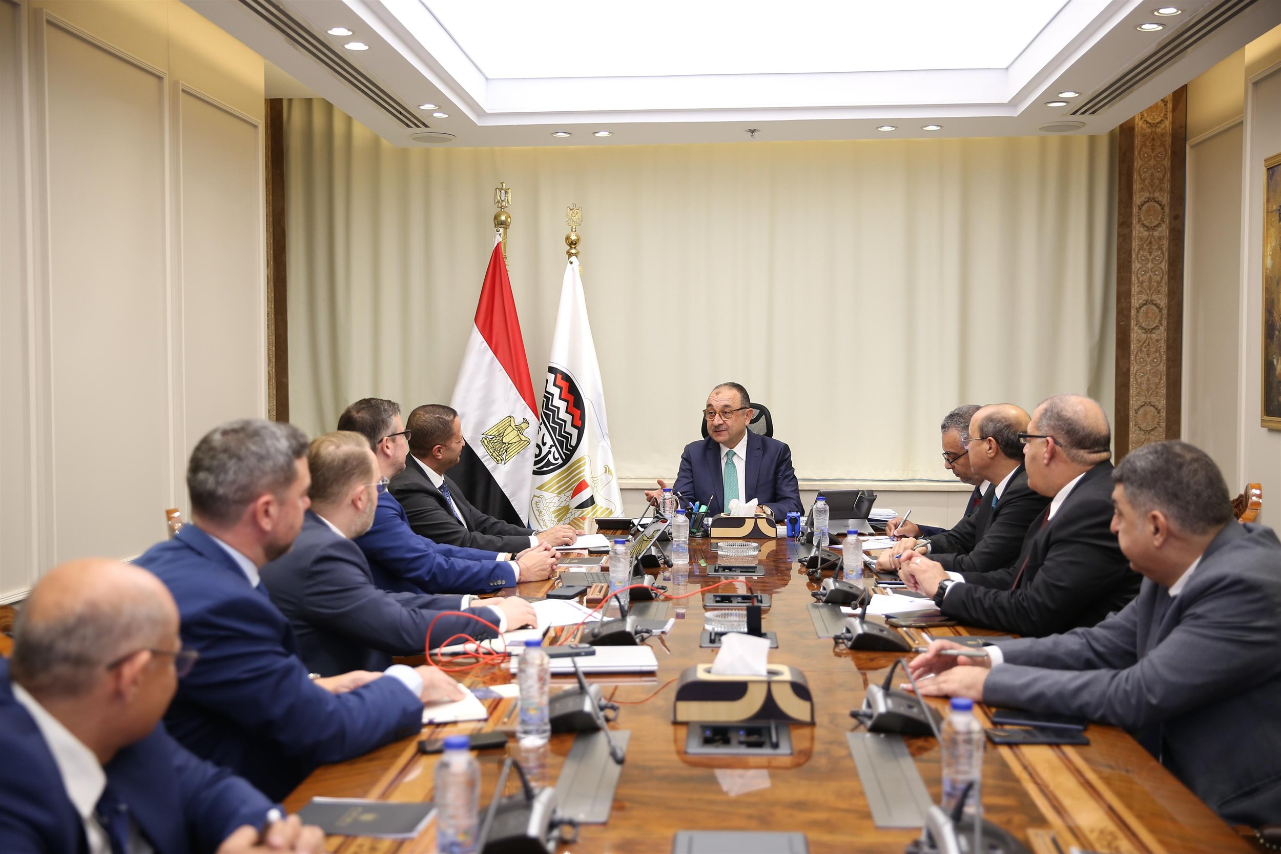 وزير قطاع الأعمال يستقبل وفد من شركة سيمنس للطاقة