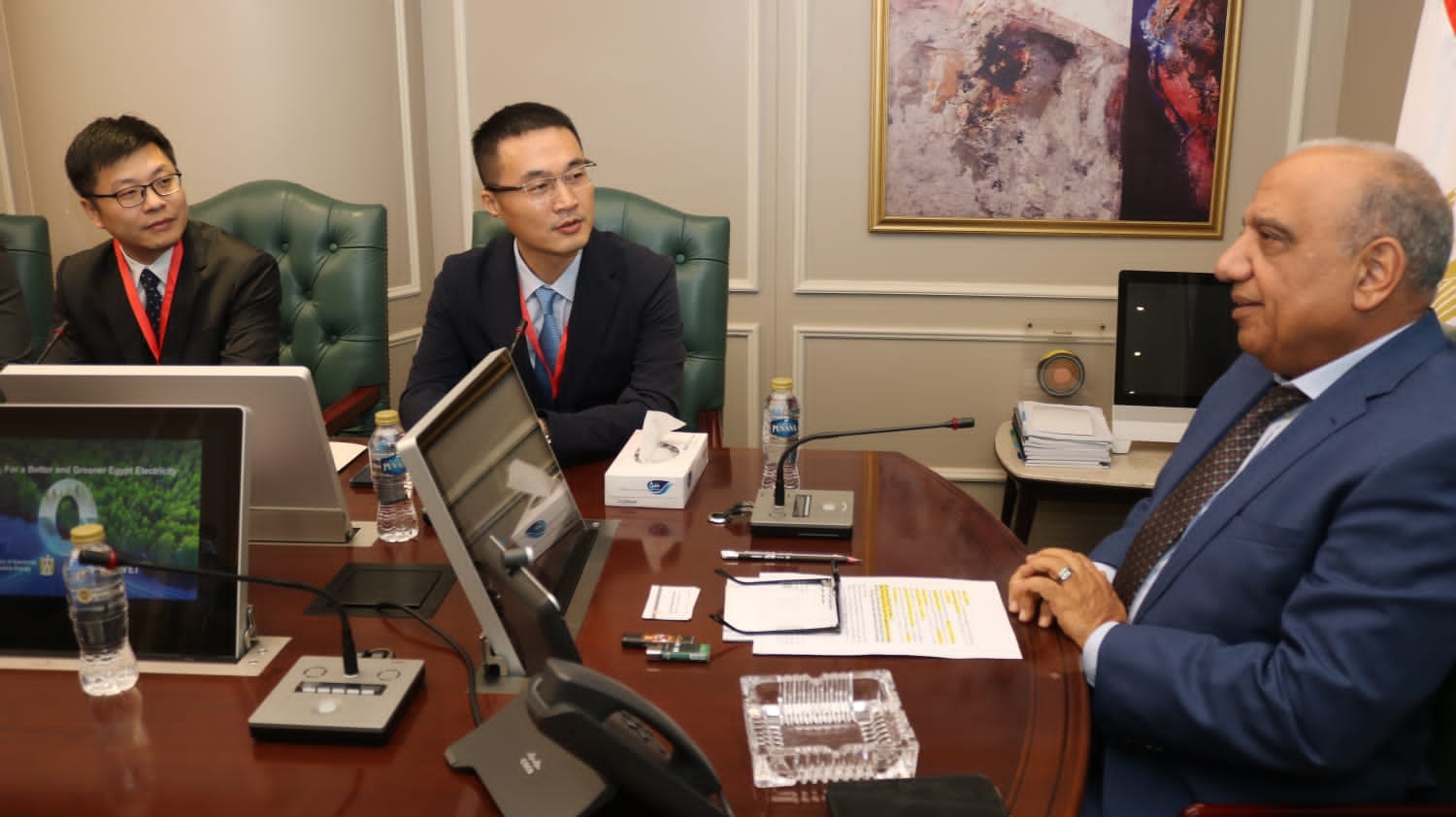 وزير الكهرباء يلتقي الرئيس التنفيذي لشركة هواوي مصر