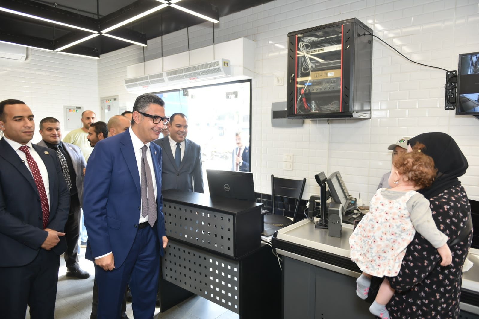 وزير التموين يتفقد عدداً من الأنشطة التموينية بالقاهرة