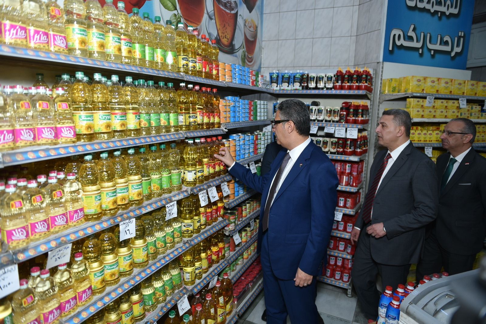 وزير التموين يتفقد عدداً من الأنشطة التموينية بالقاهرة