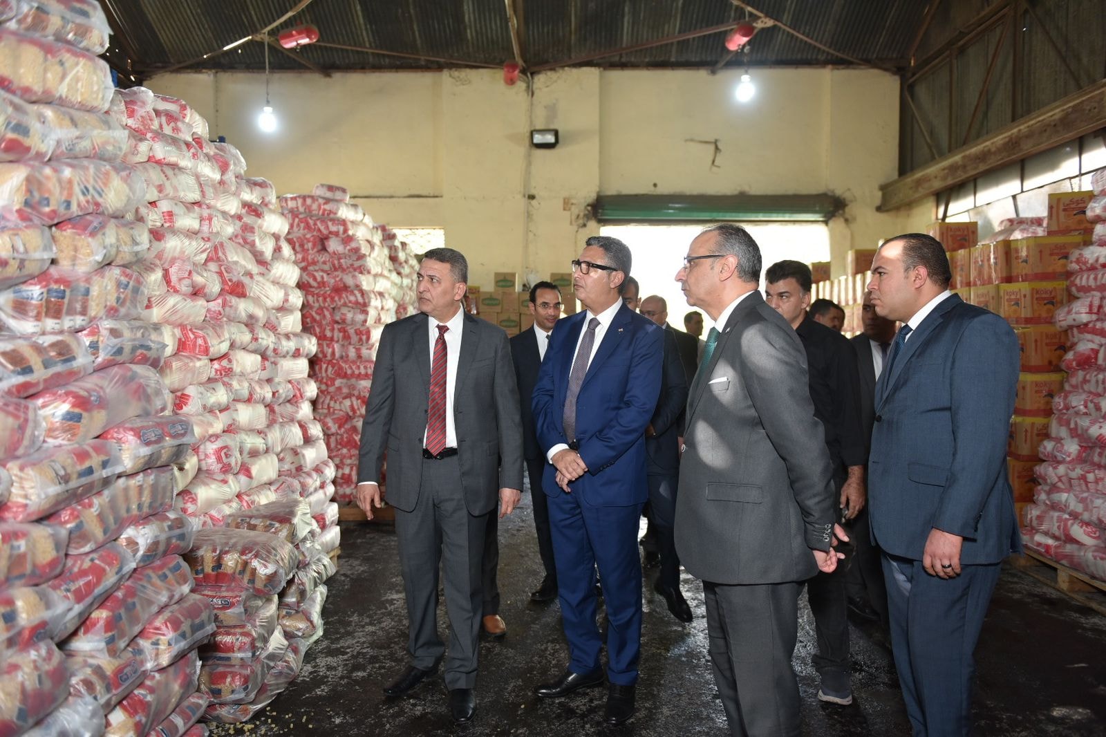 وزير التموين يتفقد عدداً من الأنشطة التموينية بالقاهرة
