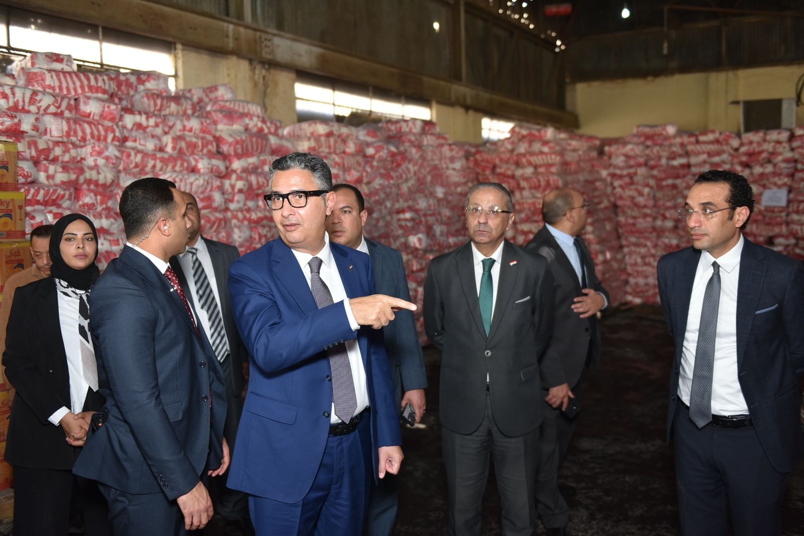 وزير التموين يتفقد عدداً من الأنشطة التموينية بالقاهرة