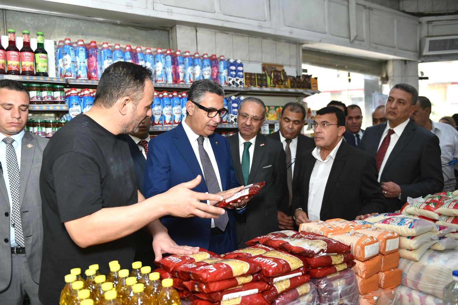 وزير التموين يتفقد عدداً من الأنشطة التموينية بالقاهرة