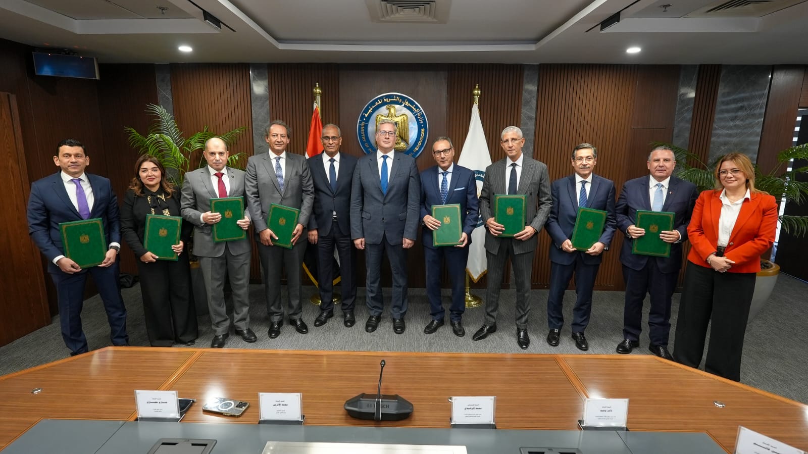 وزير البترول يشهد توقيع عقد تمويل مشروع الإيثانول الحيوي