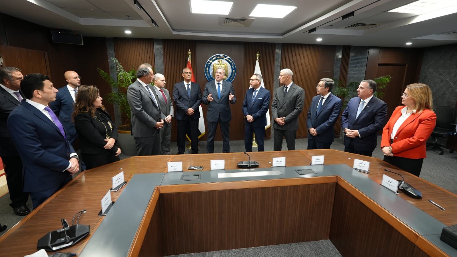 وزير البترول يشهد توقيع عقد تمويل مشروع الإيثانول الحيوي