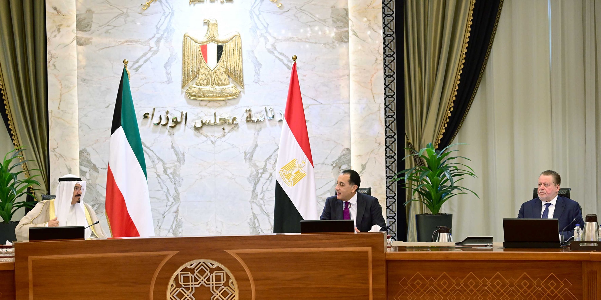 جلسة مباحثات موسعة بين رئيسا وزراء مصر والكويت