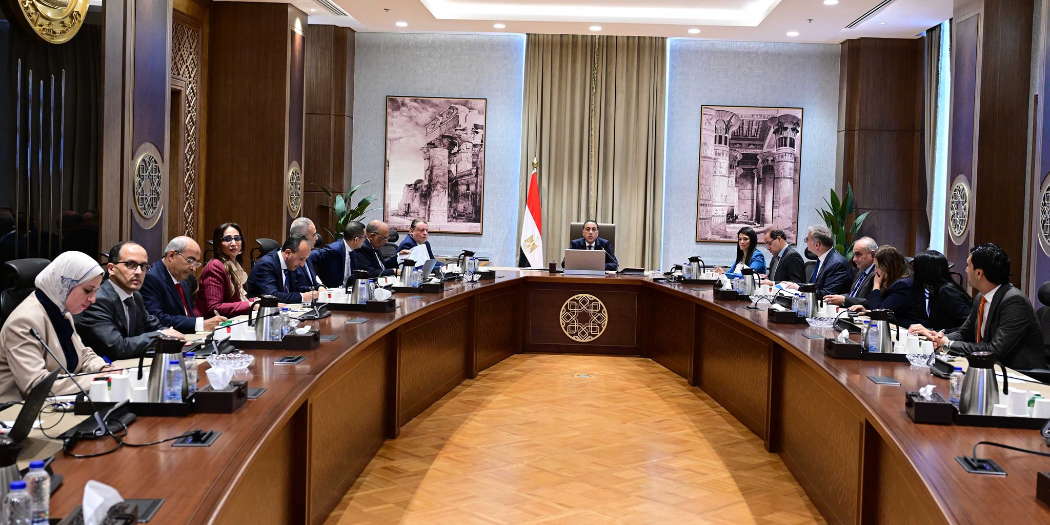 رئيس الوزراء يتابع موقف تنفيذ مشروعات الطاقة المُتجددة