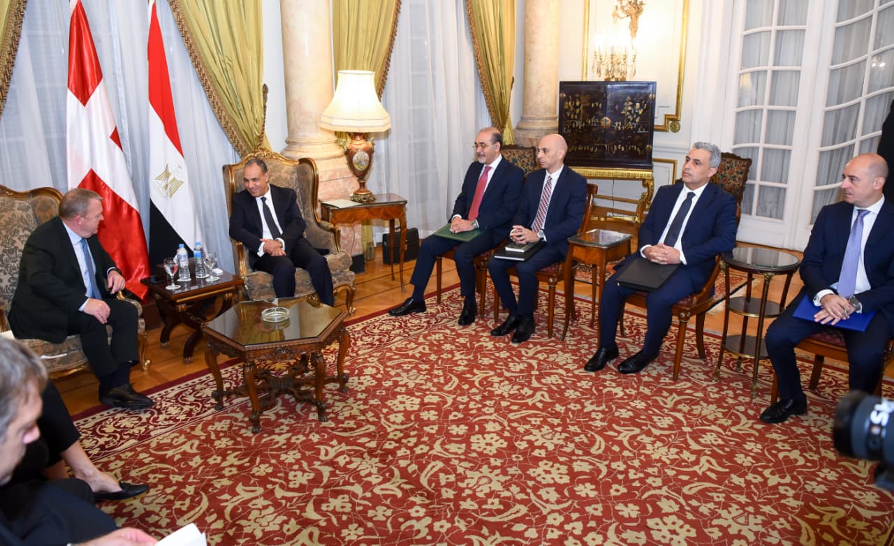 وزير الخارجية يلتقي نظيره الدنماركي