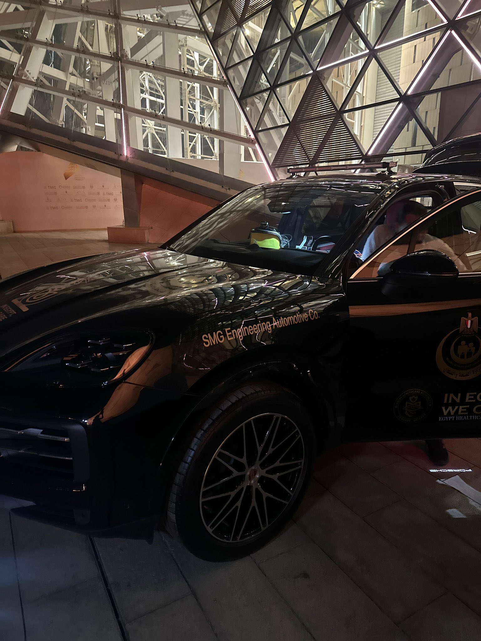 وزير الصحة يتابع تنفيذ خطة التأمين الطبي لافتتاح المتحف