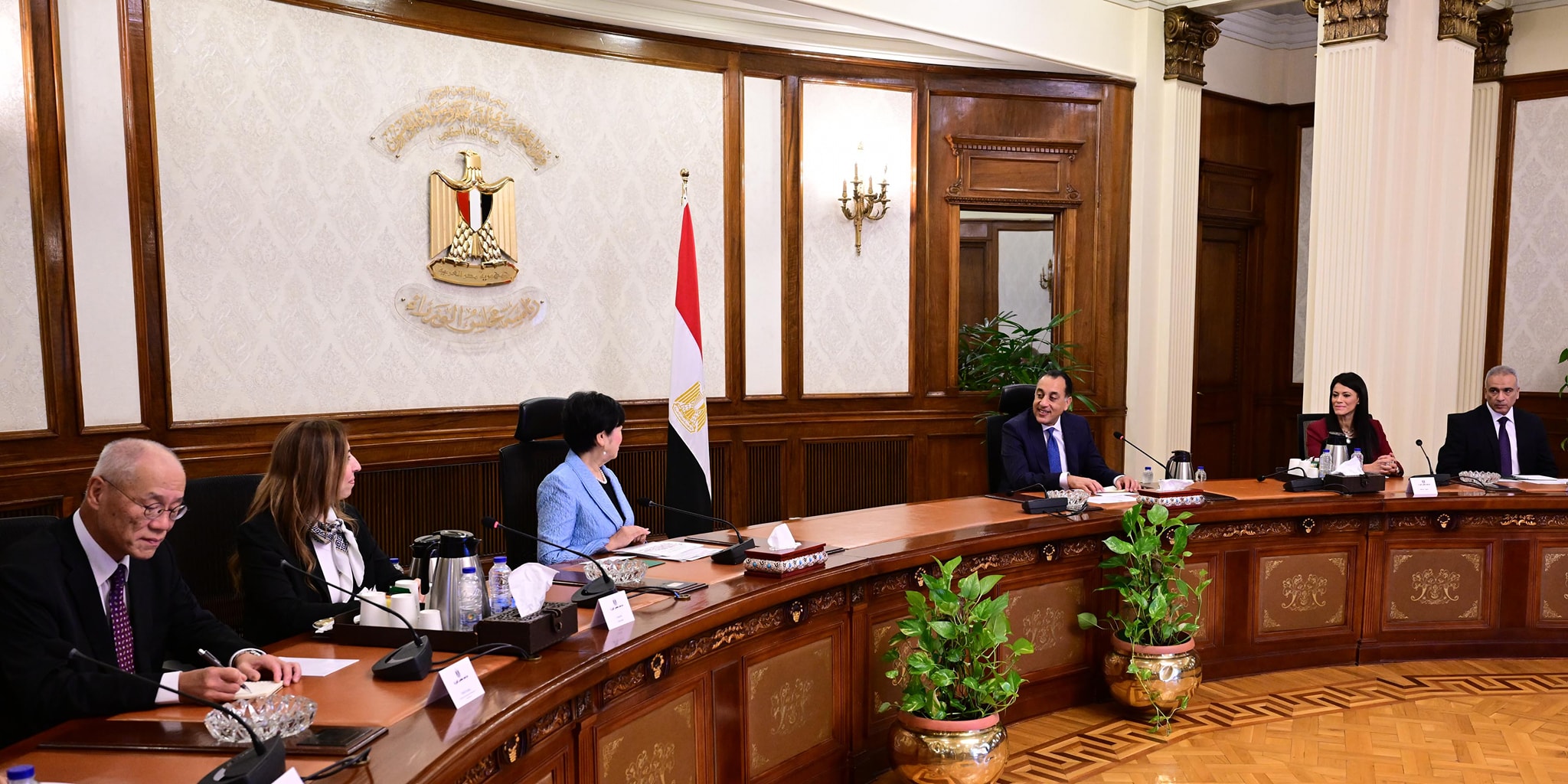 رئيس الوزراء يلتقي محافظ طوكيو والوفد المرافق لها