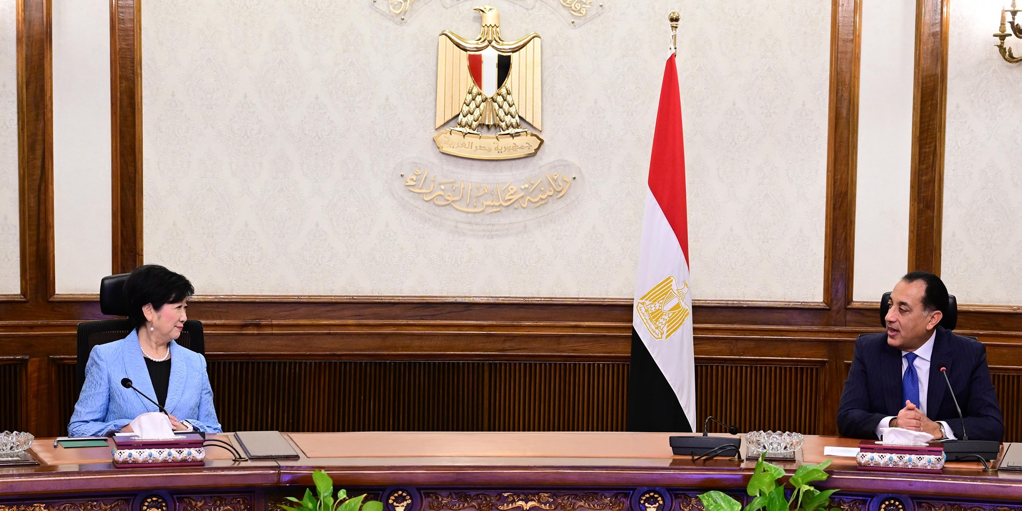 رئيس الوزراء يلتقي محافظ طوكيو والوفد المرافق لها