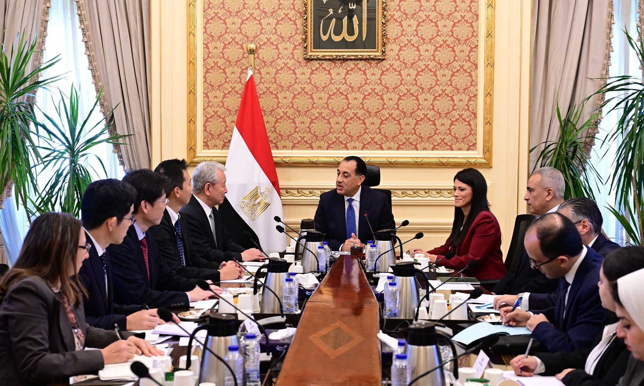 رئيس الوزراء يلتقي رئيس الوكالة اليابانية للتعاون الدولي الجايكا