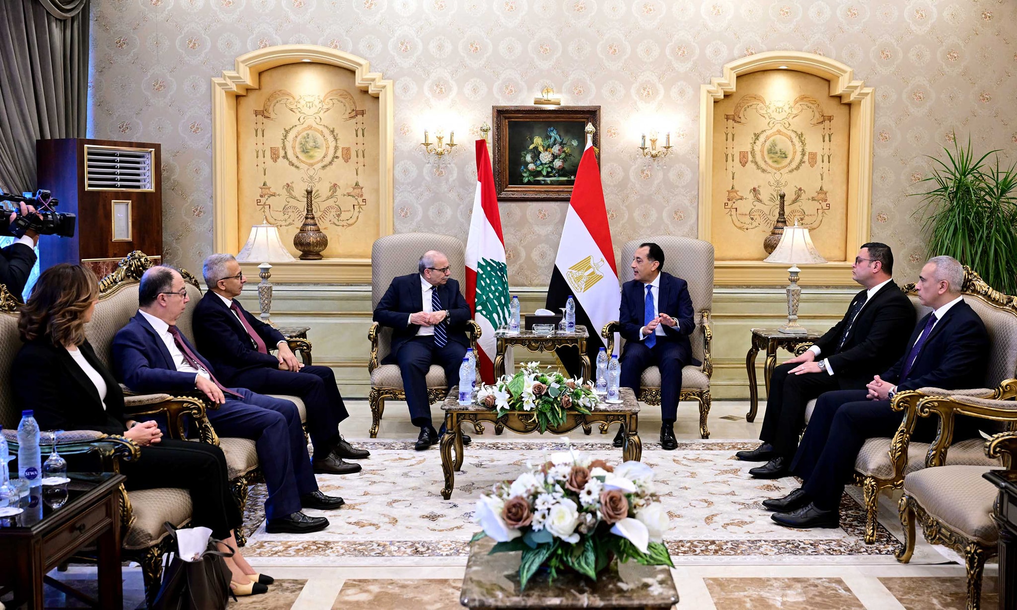 رئيس الوزراء يستقبل نظيره اللبناني